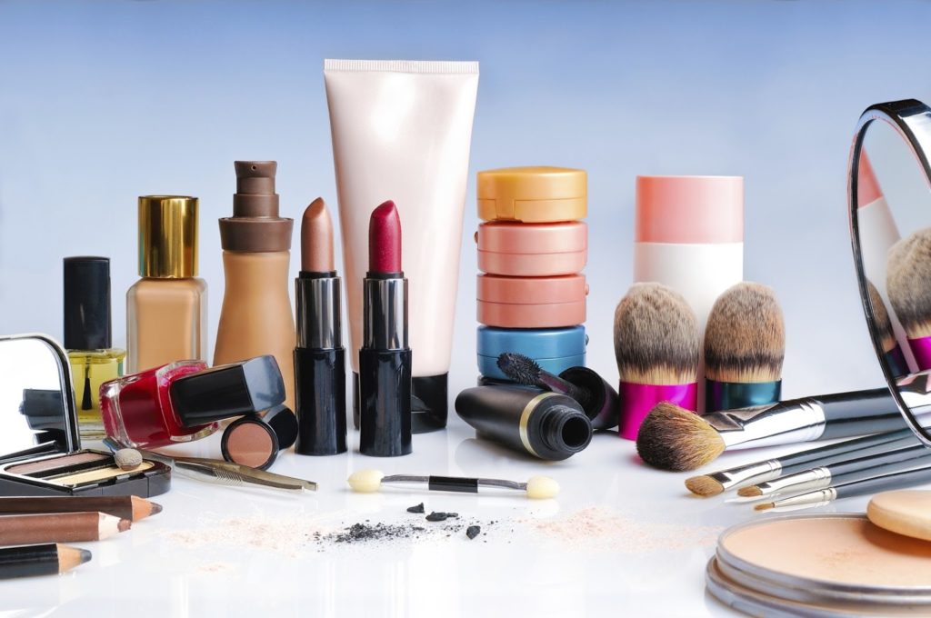 Why You Should Consider Opening Your Own Cosmetic Small Business